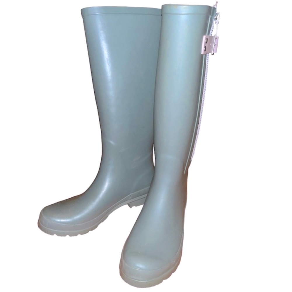 NWT WOMEN TALL LEMON RAIN BOOTS